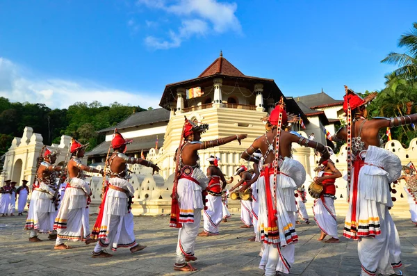 depositphotos_33024855-stock-photo-pera-hera-festival-in-kandy